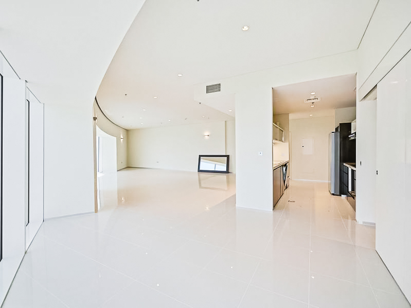 Vacant 3BR Apartment with Stunning Skyline Views 3
