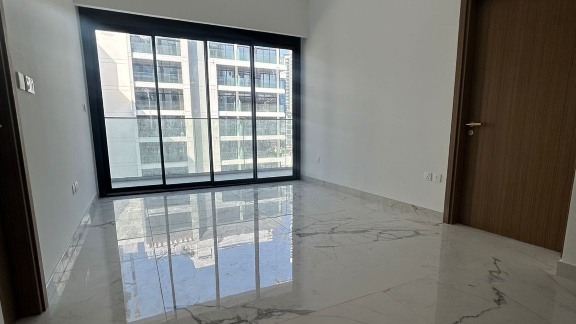 Nice Terrace Open View to Pool | Below OP 3