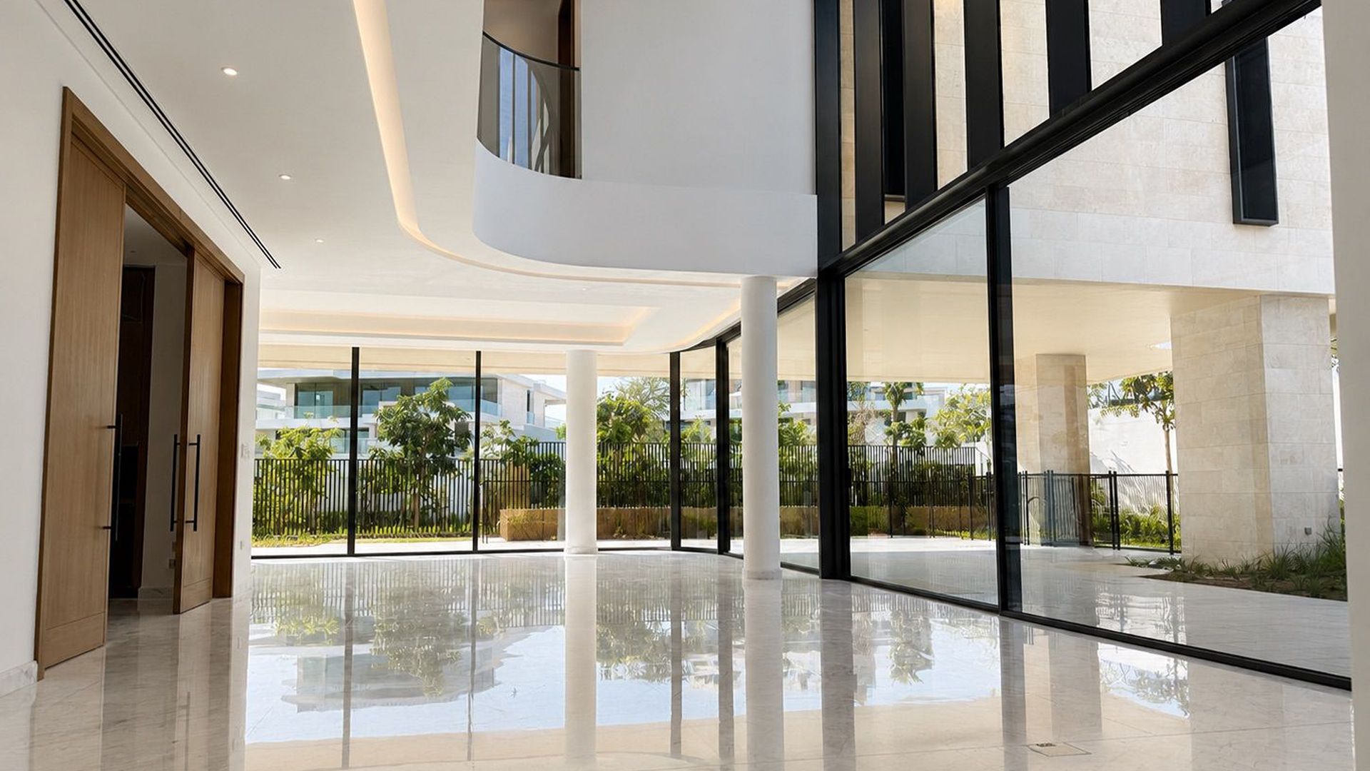 Luxury Elysian Mansion | Large Plot 2
