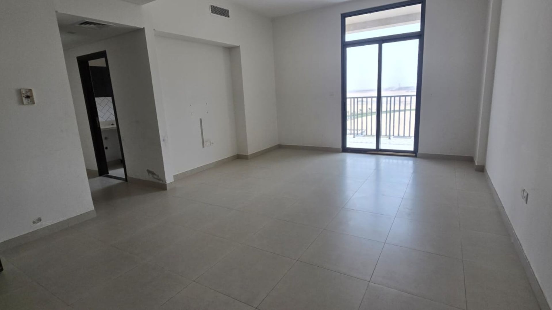 Unfurnished | Maids Room | Vacant on Sale
