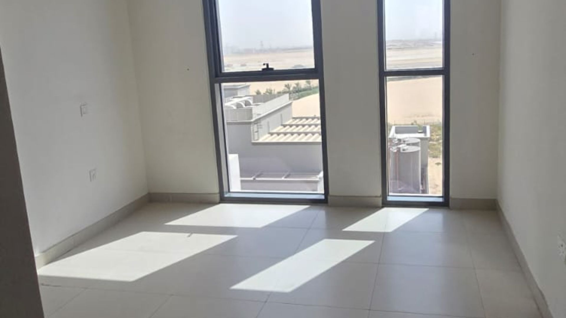 Unfurnished | Maids Room | Vacant on Sale 3