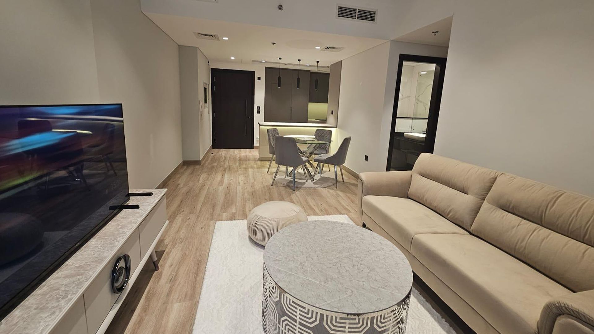 Fully Furnished | Vacant | Modern Layout 3