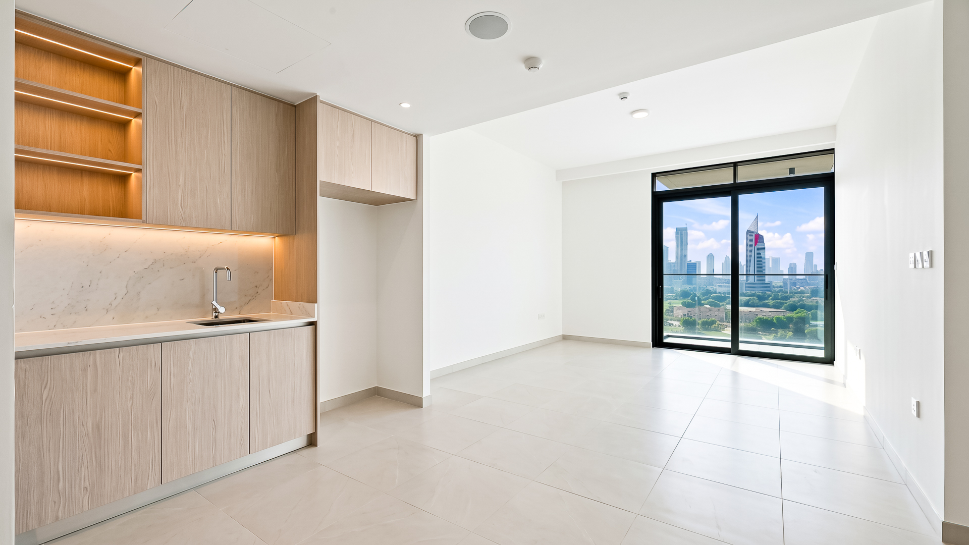 Full Golf View | Stunning Unit | Vacant Now 2