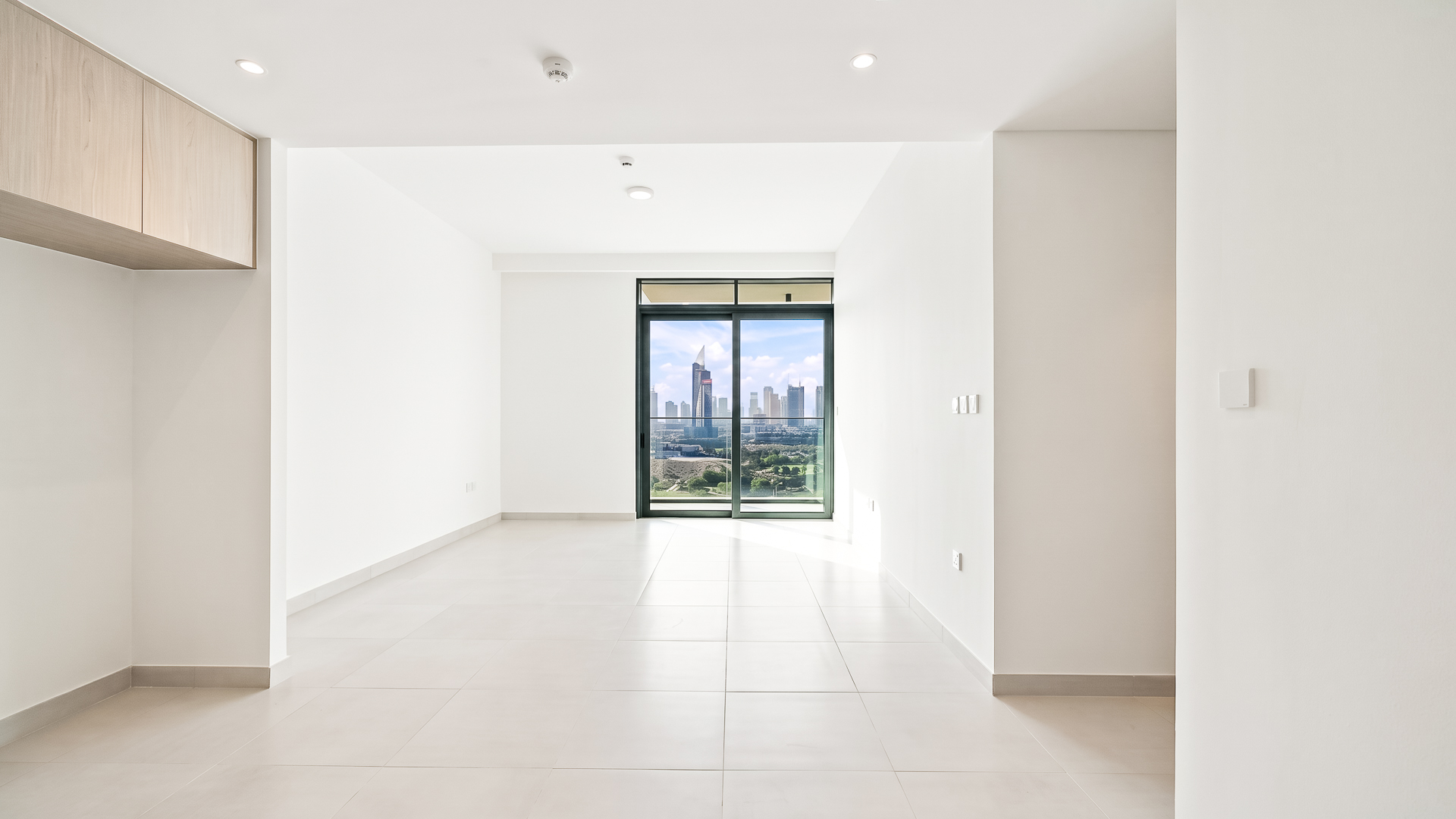 Full Golf View | Stunning Unit | Vacant Now 3