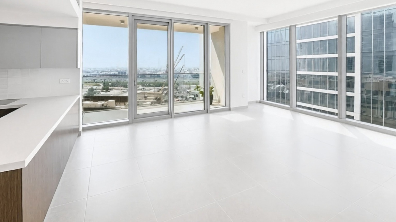 Corner Unit | Big Layout | Downtown | Vacant 2