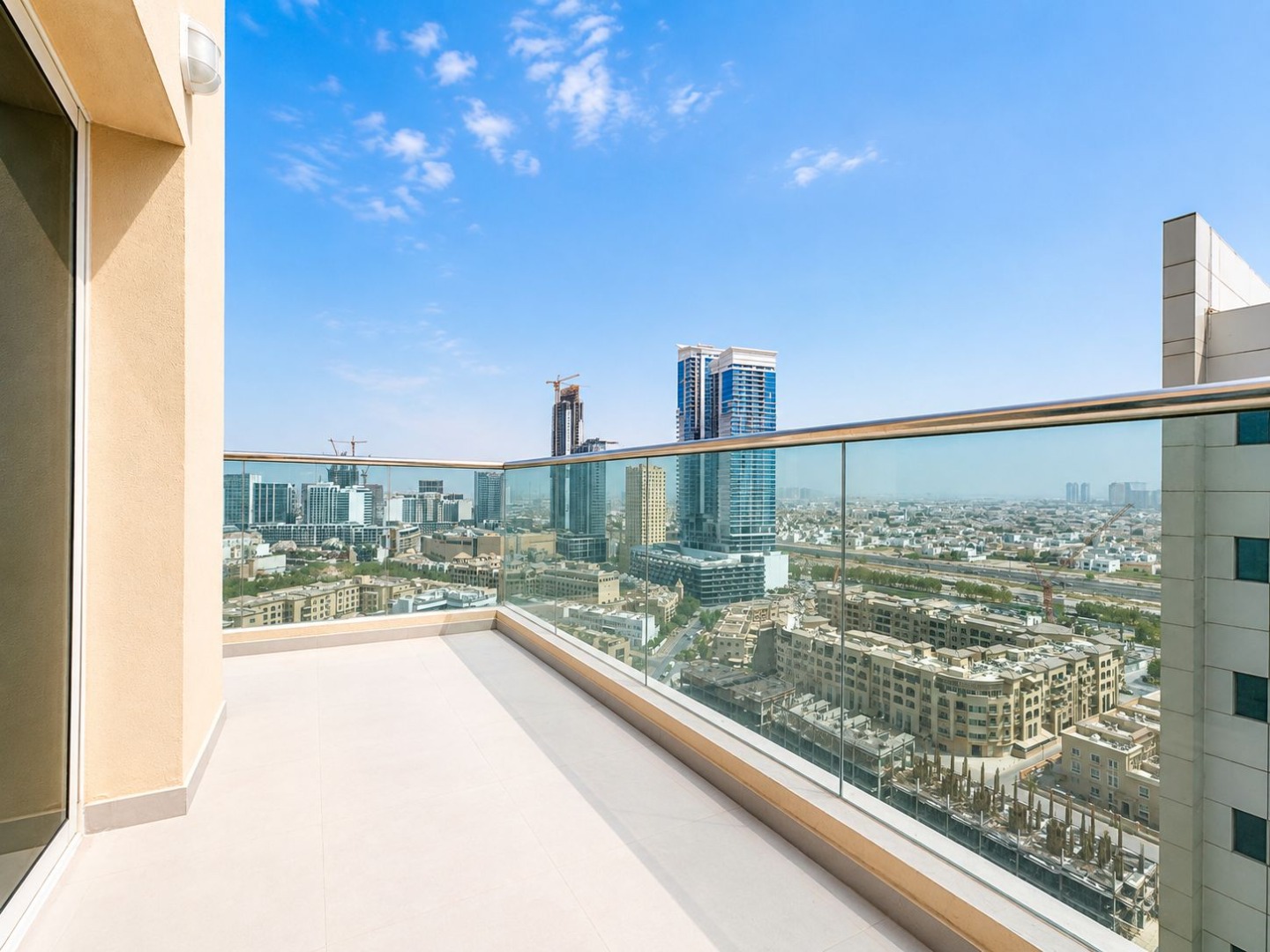 Top Floor | Prime Location | Maids Room | VOT 3