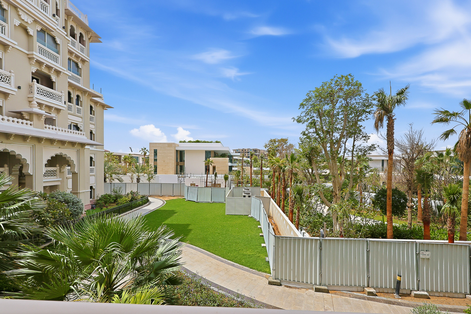 Beachfront | Multiple Units | Luxury Living 2