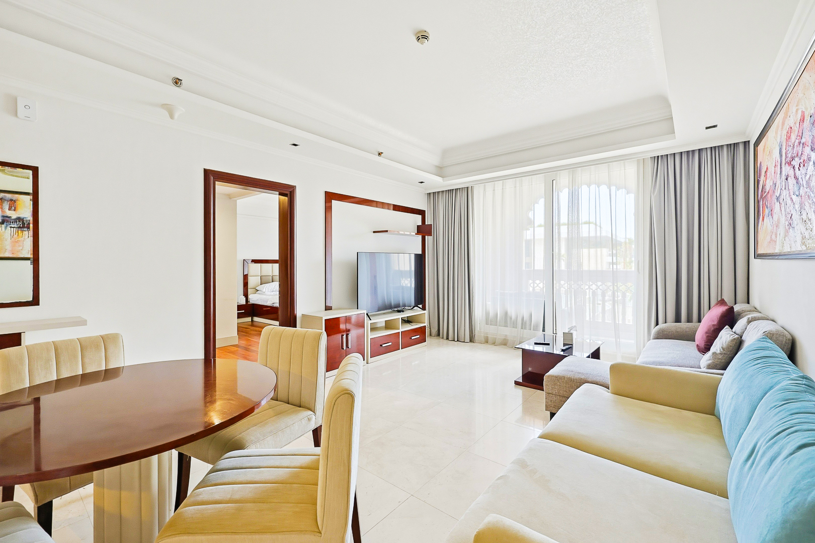 Beachfront | Multiple Units | Luxury Living 3