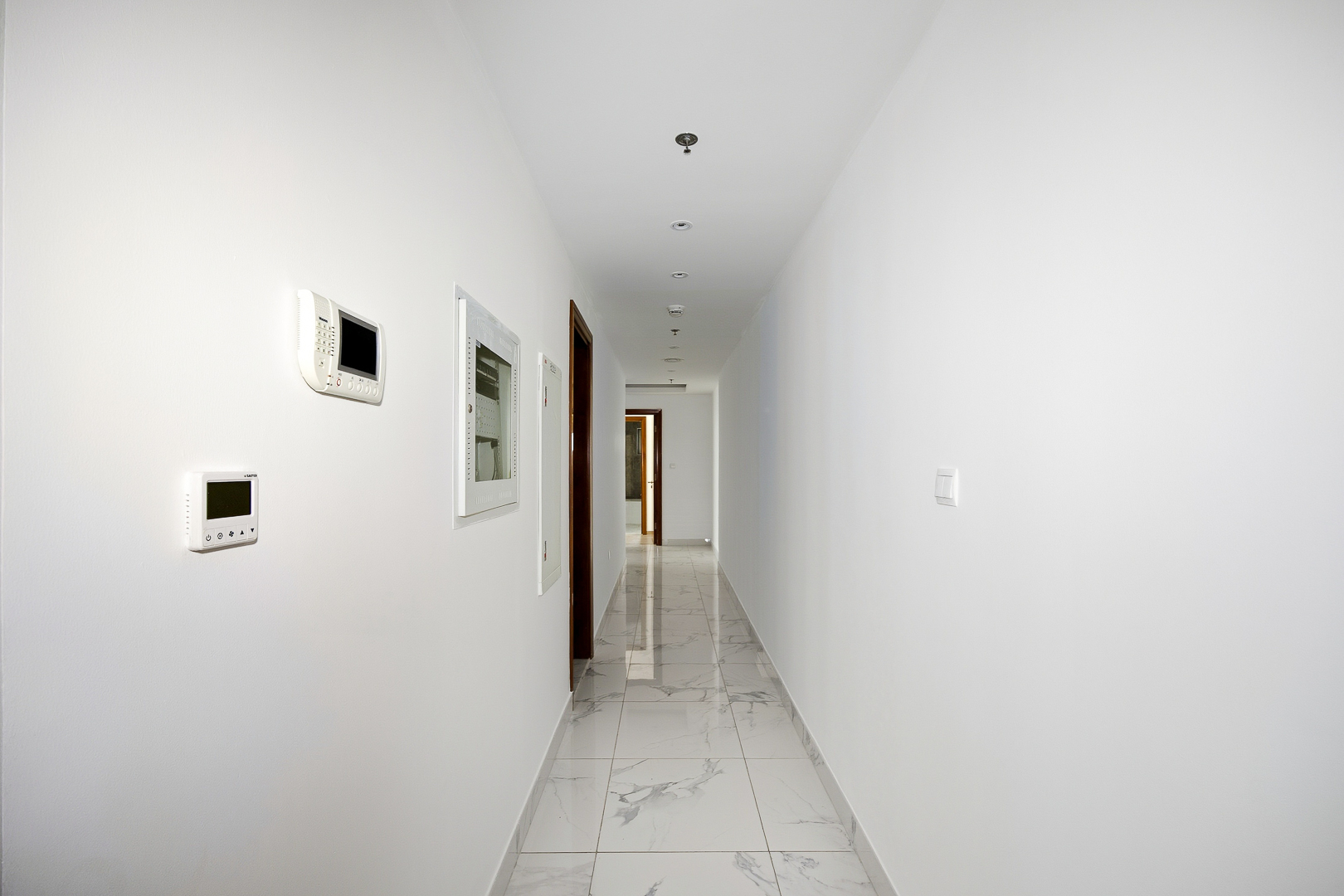 Luxury | Race Course and Canal View | Mid-Floor 3